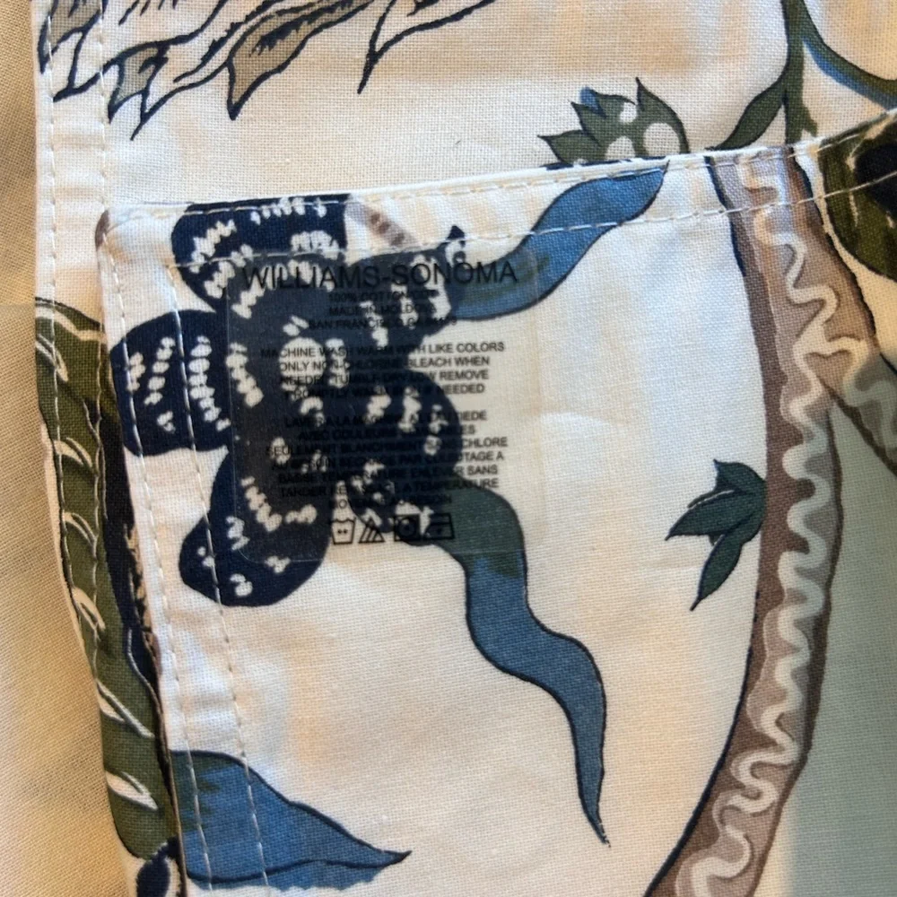 Williams Sonoma Floral (2) Placemat 14.5x20 and Table Runner 16x108